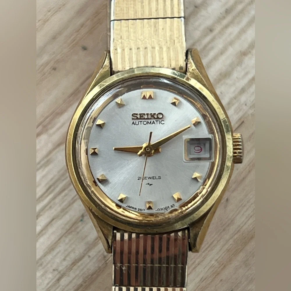 Seiko Rare Vintage Gold Plated Automatic Ladies Watch 21 Jewels Silver Dial Date